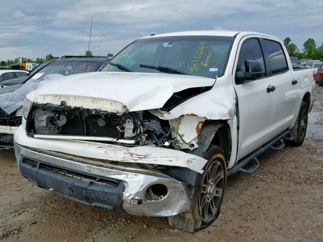 5TFEY5F11CX121627 - 2012 TOYOTA TUNDRA CRE WHITE photo 2