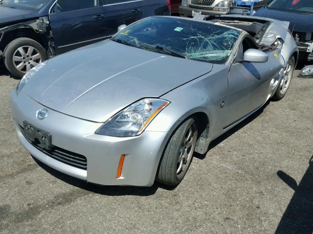 JN1AZ34E64T051432 - 2004 NISSAN 350Z COUPE SILVER photo 2