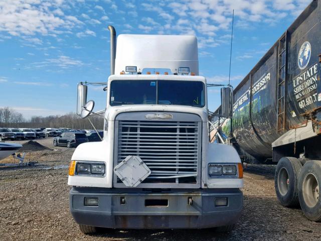 1FUWDMDA5YPF87139 - 2000 FREIGHTLINER CONVENTION WHITE photo 9