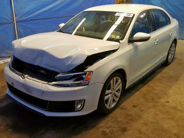 3VW4A7AJ1DM221072 - 2013 VOLKSWAGEN JETTA GLI WHITE photo 2