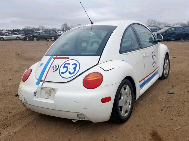 3VWBB61C2WM006996 - 1998 VOLKSWAGEN NEW BEETLE Weiß Foto 4