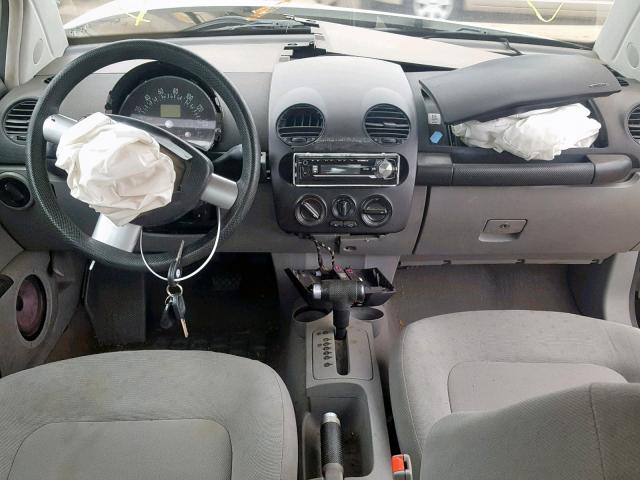 3VWBB61C2WM006996 - 1998 VOLKSWAGEN NEW BEETLE Weiß Foto 9