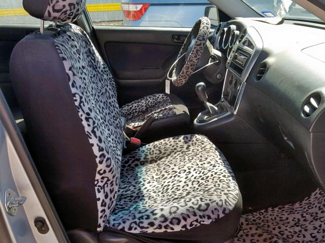 2T1KR32E55C489016 - 2005 TOYOTA MATRIX 银色 照片 5