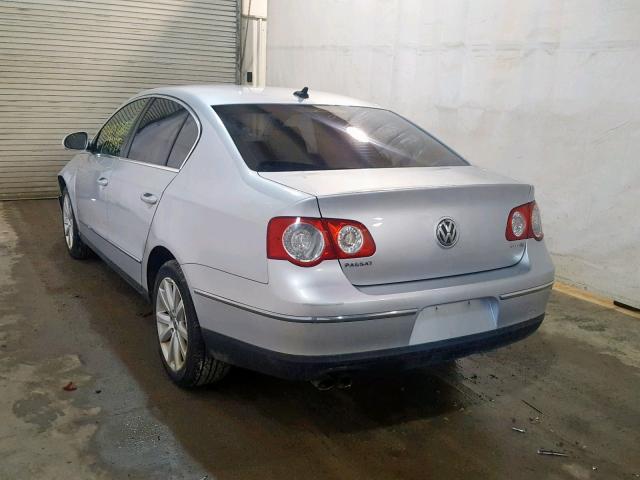 WVWJM7AN4AE070035 - 2010 VOLKSWAGEN PASSAT KOM SILVER photo 3