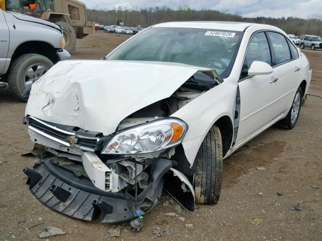 2G1WU58R279291835 - 2007 CHEVROLET IMPALA LTZ WHITE photo 2