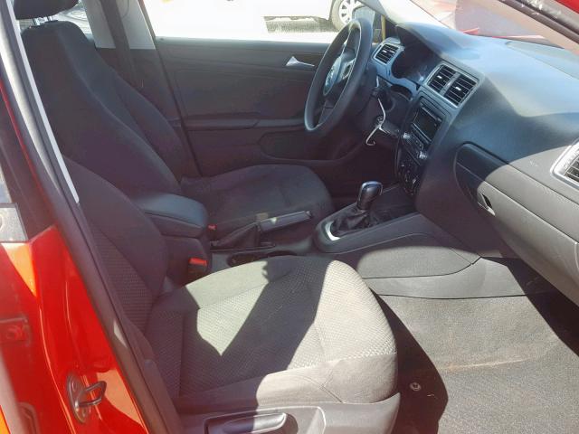 3VW2K7AJ9EM331390 - 2014 VOLKSWAGEN JETTA BASE RED photo 5