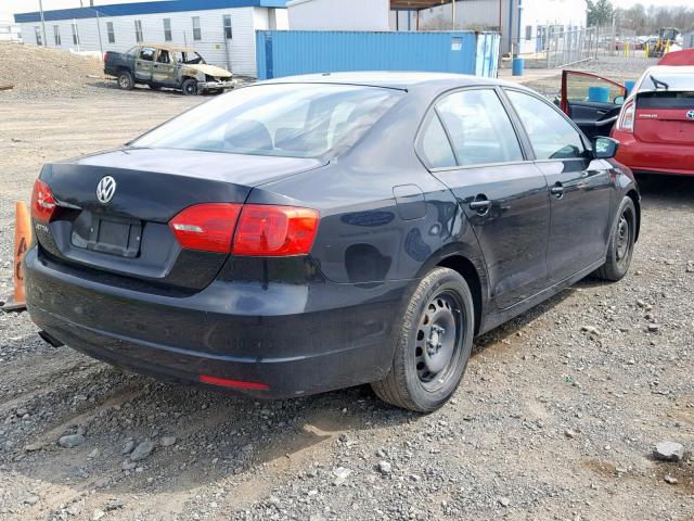 3VW2K7AJ5BM359473 - 2011 VOLKSWAGEN JETTA BASE BLACK photo 4