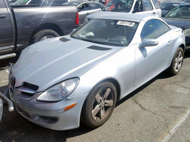 WDBWK54F86F121427 - 2006 MERCEDES-BENZ SLK 280 GRAY photo 2