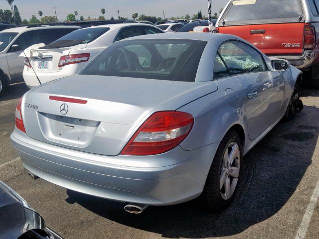 WDBWK54F86F121427 - 2006 MERCEDES-BENZ SLK 280 GRAY photo 4