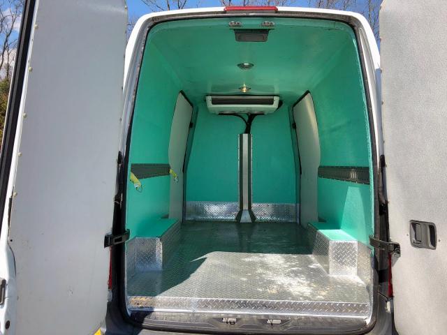 WDYPE745375202847 - 2007 FREIGHTLINER SPRINTER 2 WHITE photo 5