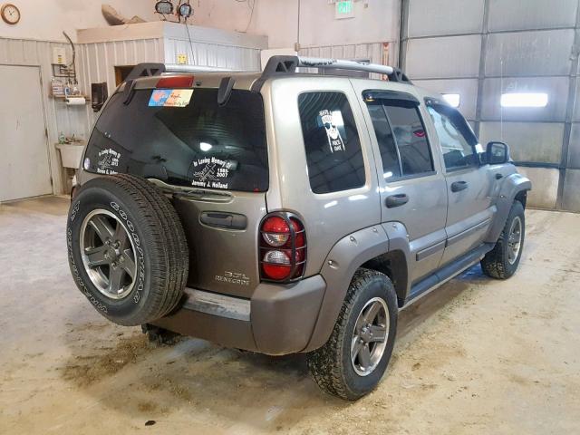 1J4GL38KX5W665998 - 2005 JEEP LIBERTY RE BEIGE photo 4