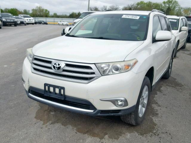 5TDZA3EH0BS010287 - 2011 TOYOTA HIGHLANDER WHITE photo 2