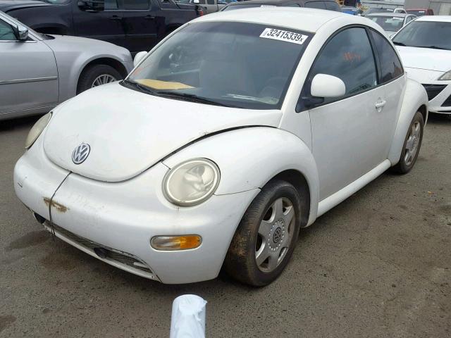 3VWBB61C1WM023160 - 1998 VOLKSWAGEN NEW BEETLE 白色 照片 2