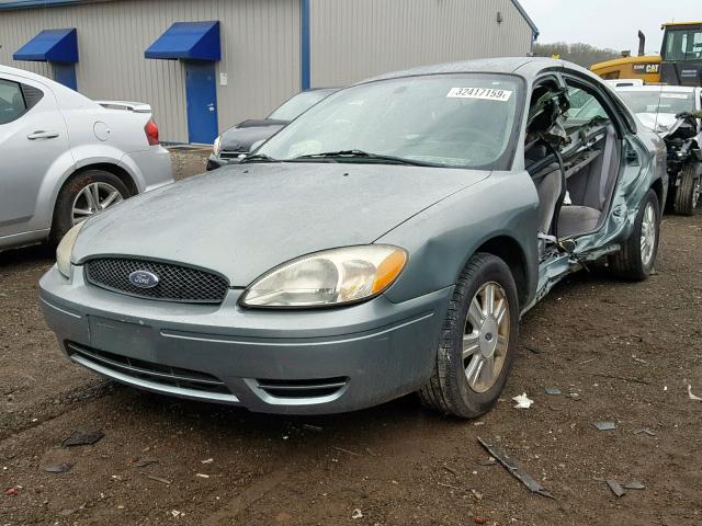 1FAFP56235A210627 - 2005 FORD TAURUS SEL GREEN photo 2