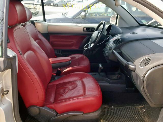 3VWSG31Y59M411329 - 2009 VOLKSWAGEN NEW BEETLE 灰色 照片 5