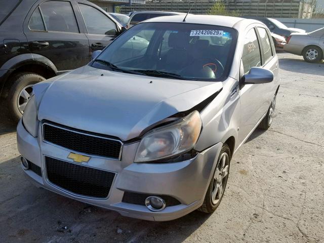 KL1TG6DE7AB113524 - 2010 CHEVROLET AVEO LT SILVER photo 2