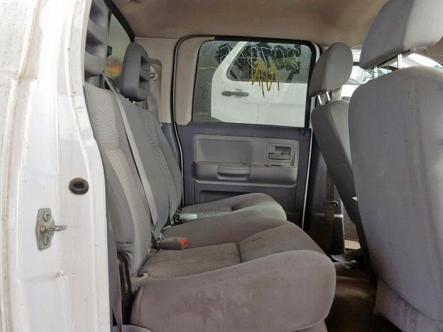 1D7HE48P17S207305 - 2007 DODGE DAKOTA QUA WHITE photo 6