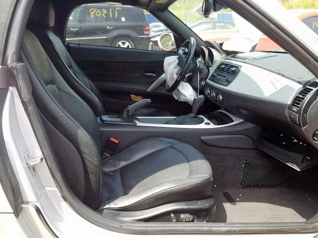 4USBU33556LW67220 - 2006 BMW Z4 3.0 SILVER photo 5