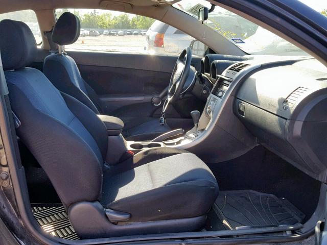 JTKDE177050004593 - 2005 TOYOTA SCION TC GREEN photo 5