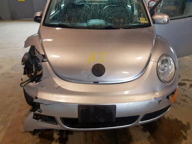 3VWPW31C18M502495 - 2008 VOLKSWAGEN NEW BEETLE Gümüş foto 7