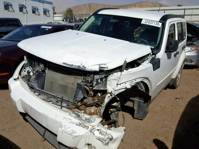 1D4PT4GKXBW604758 - 2011 DODGE NITRO HEAT WHITE photo 2