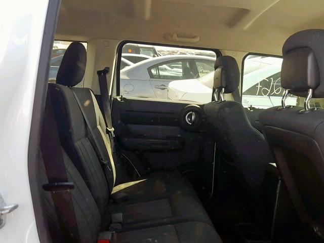 1D4PT4GKXBW604758 - 2011 DODGE NITRO HEAT WHITE photo 6