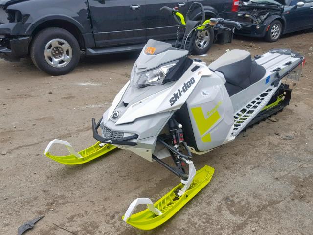 2BPSVCEA2EV000065 - 2014 SKI DOO 800CC  WHITE photo 2