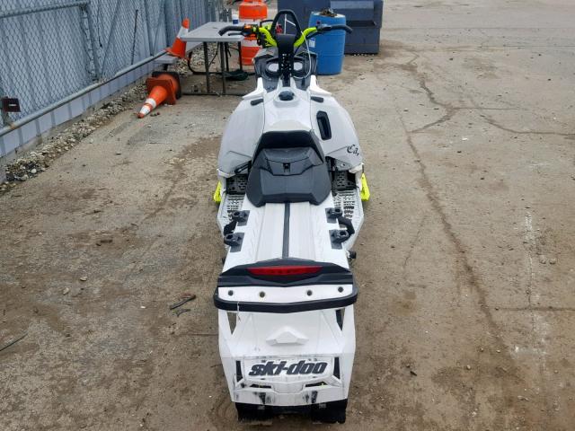 2BPSVCEA2EV000065 - 2014 SKI DOO 800CC  WHITE photo 9