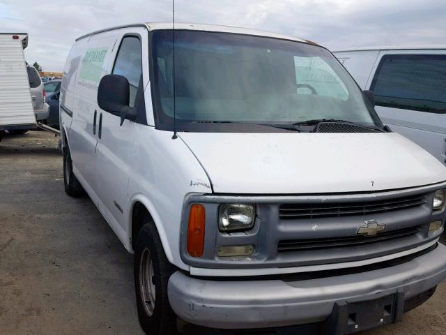 1GCFG15W621219941 - 2002 CHEVROLET EXPRESS G1 WHITE photo 1