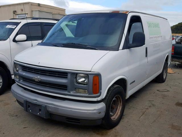 1GCFG15W621219941 - 2002 CHEVROLET EXPRESS G1 WHITE photo 2