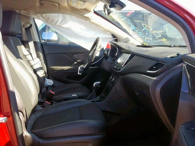 KL4CJASB6JB666424 - 2018 BUICK ENCORE PRE RED photo 5