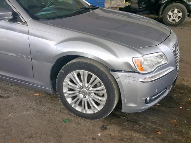 2C3CCARG7EH201315 - 2014 CHRYSLER 300 SILVER photo 10