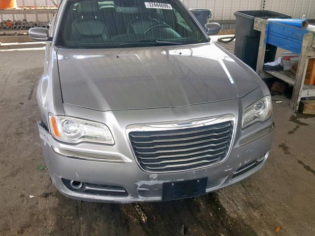 2C3CCARG7EH201315 - 2014 CHRYSLER 300 SILVER photo 9