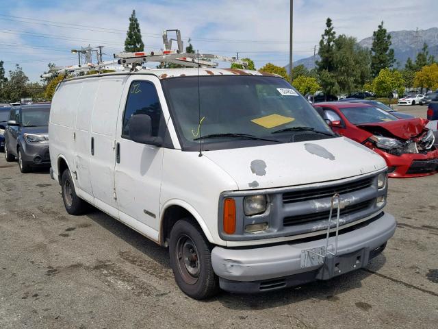 1GCFG15W421106926 - 2002 CHEVROLET EXPRESS G1 WHITE photo 1