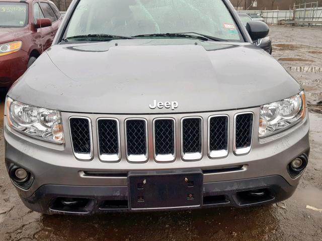 1C4NJDBB7CD573158 - 2012 JEEP COMPASS SP Boz foto 9