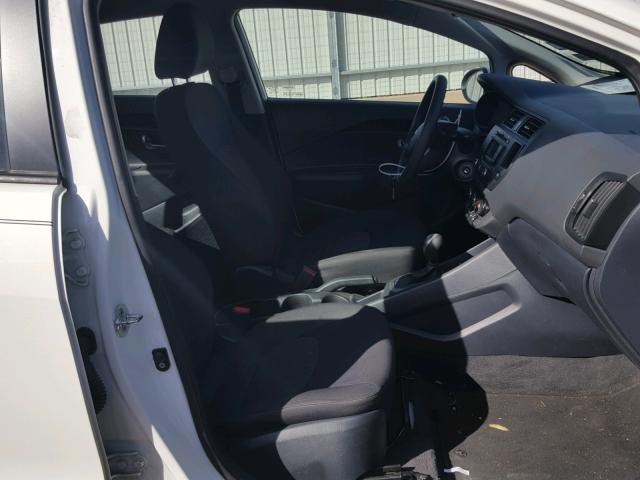 KNADM4A30F6527254 - 2015 KIA RIO LX WHITE photo 5