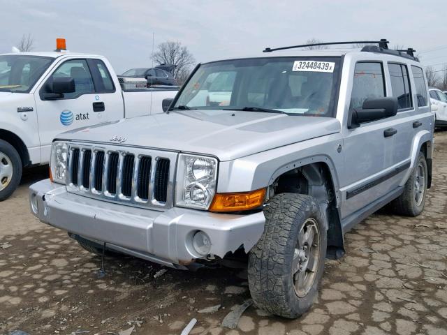 1J8HG48N26C230645 - 2006 JEEP COMMANDER SILVER photo 2