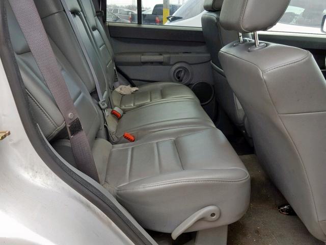 1J8HG48N26C230645 - 2006 JEEP COMMANDER SILVER photo 6