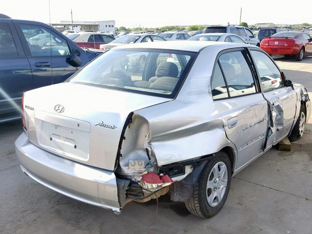 KMHCG45C25U636479 - 2005 HYUNDAI ACCENT GL SILVER photo 4