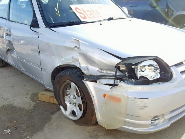 KMHCG45C25U636479 - 2005 HYUNDAI ACCENT GL SILVER photo 9