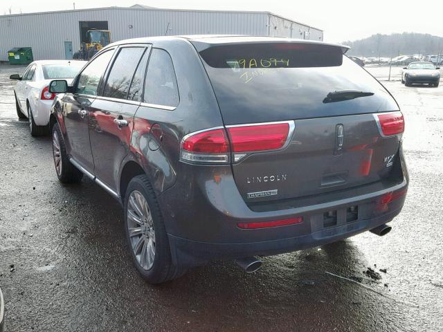 2LMDJ8JK2BBJ25547 - 2011 LINCOLN MKX GRAY photo 3