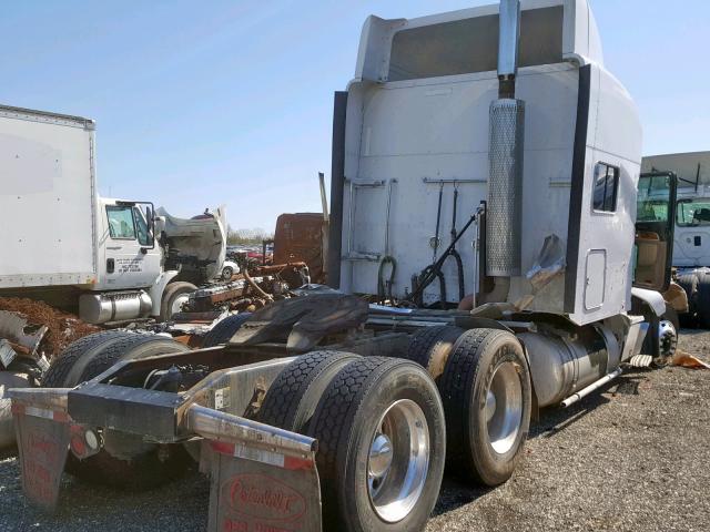 1XPHD49X7AD112933 - 2010 PETERBILT 386 WHITE photo 4