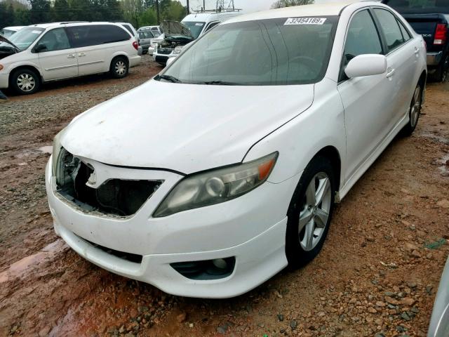 4T1BF3EK6AU506389 - 2010 TOYOTA CAMRY BASE WHITE photo 2