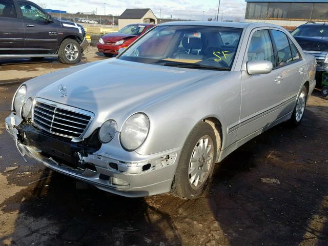 WDBJF65J51B203140 - 2001 MERCEDES-BENZ E 320 SILVER photo 2