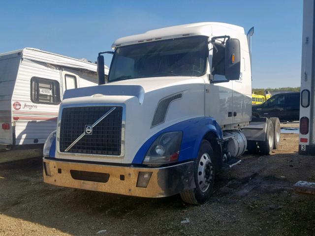 4V4NC9GH65N398214 - 2005 VOLVO VN VNL WHITE photo 2