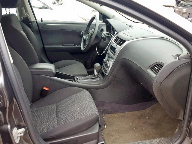 1G1ZC5E0XCF250313 - 2012 CHEVROLET MALIBU 1LT 灰色 照片 5