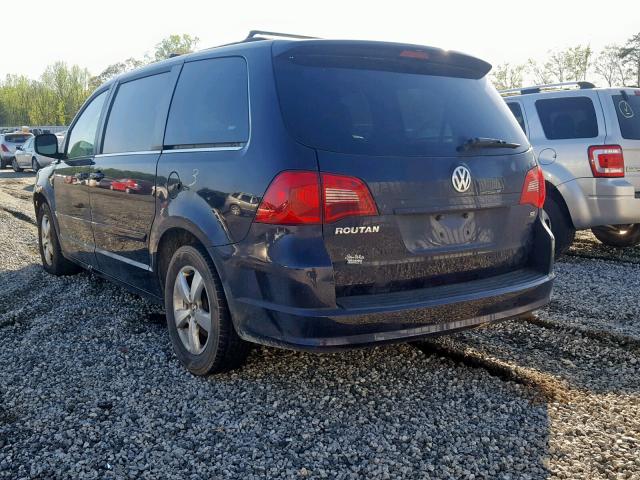 2V4RW3DG2BR634133 - 2011 VOLKSWAGEN ROUTAN SE BLACK photo 3