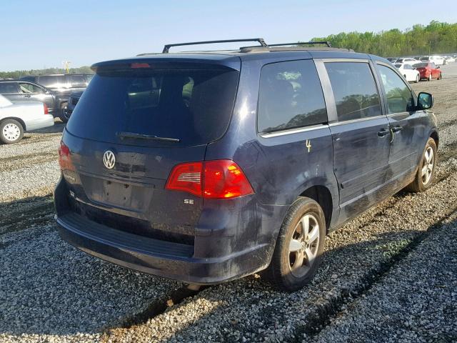 2V4RW3DG2BR634133 - 2011 VOLKSWAGEN ROUTAN SE BLACK photo 4