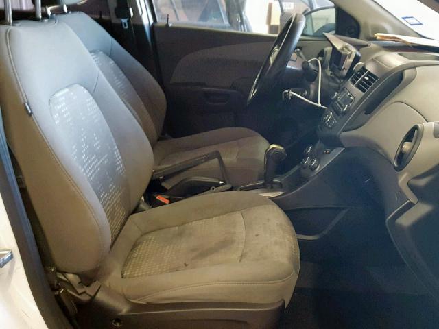 1G1JA5SH2C4173848 - 2012 CHEVROLET SONIC LS WHITE photo 5