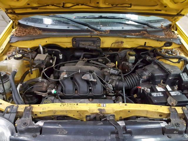 1FMYU04131KB13744 - 2001 FORD ESCAPE XLT YELLOW photo 7